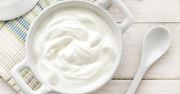 Kremowy sos z kwaśną śmietaną i/lub maślanką i olejem o obniżonej zawartości kalorii