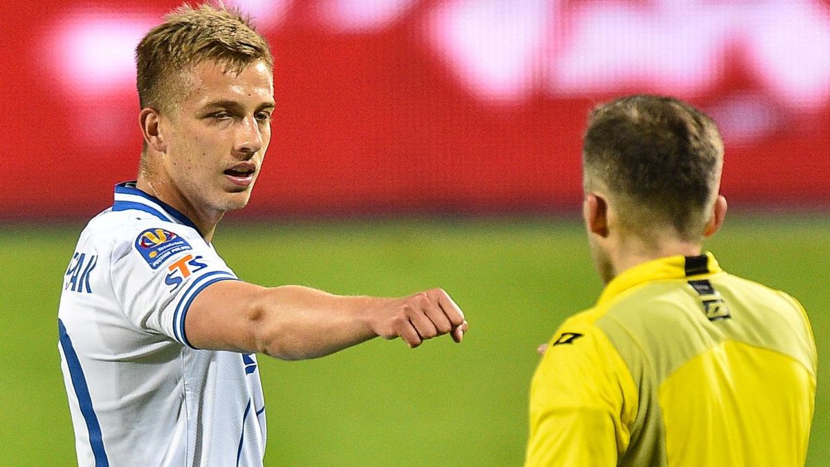 Mateusz Skrzypczak podczas meczu Stal Mielec - Lech Poznan