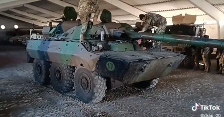 "Czołgi" na kołach z Francji w Ukrainie. Prawda wyszła na jaw