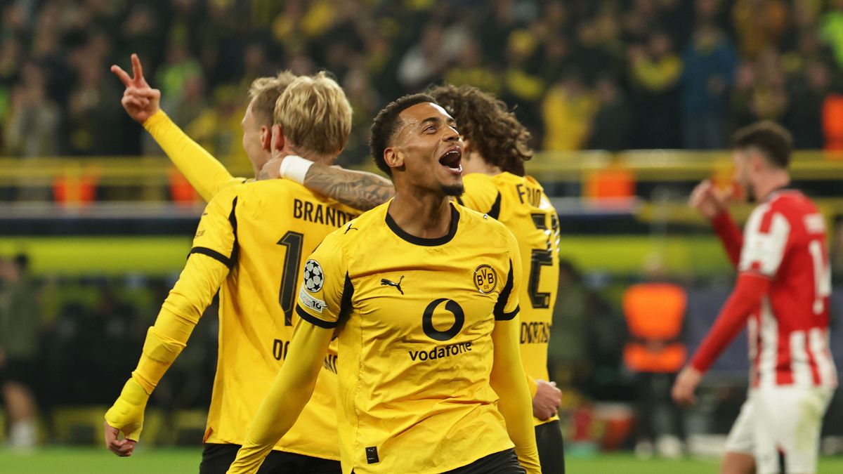 PAP/EPA / FRIEDEMANN VOGEL / Na zdjęciu: piłkarze Borussii Dortmund