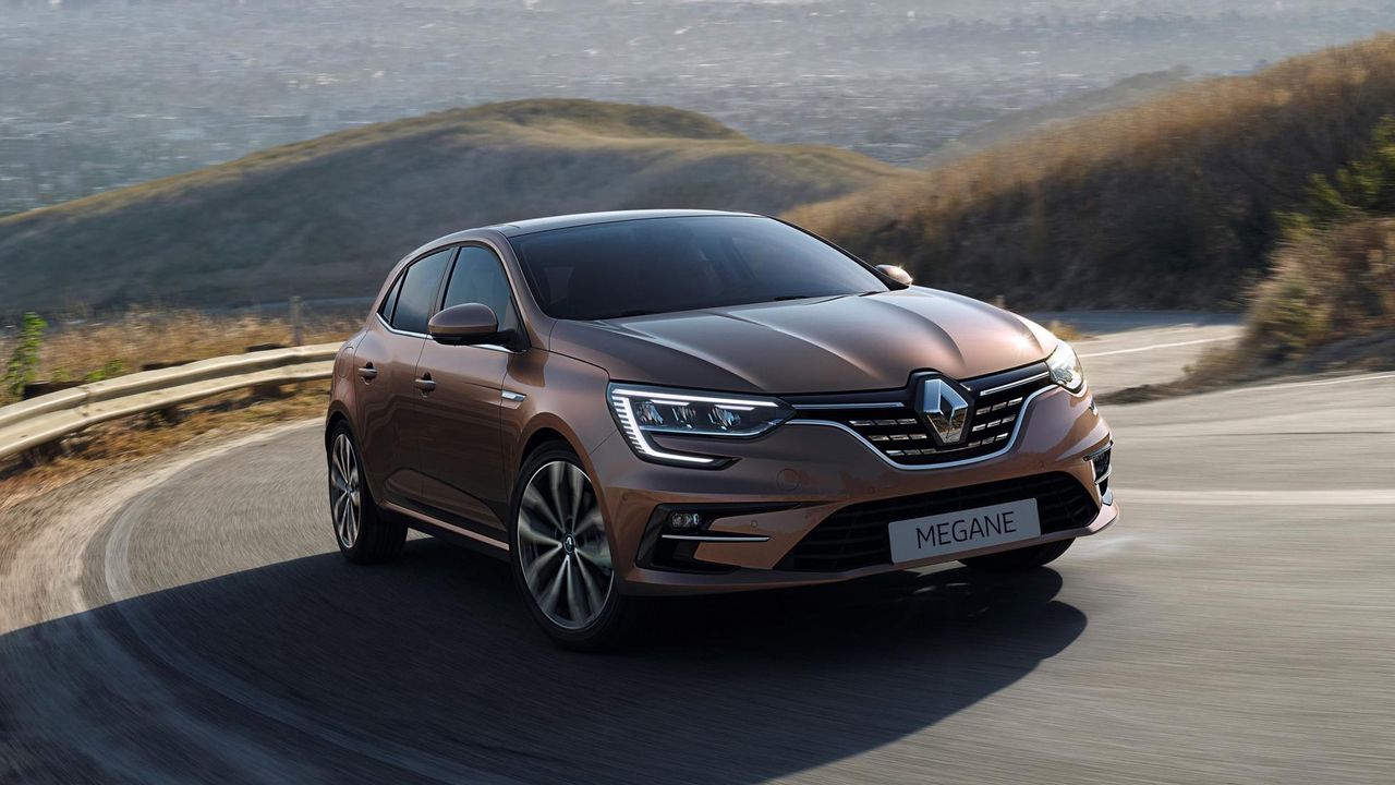 Renault Megane przeszło facelifting. Ma więcej przycisków i hybrydę plug-in