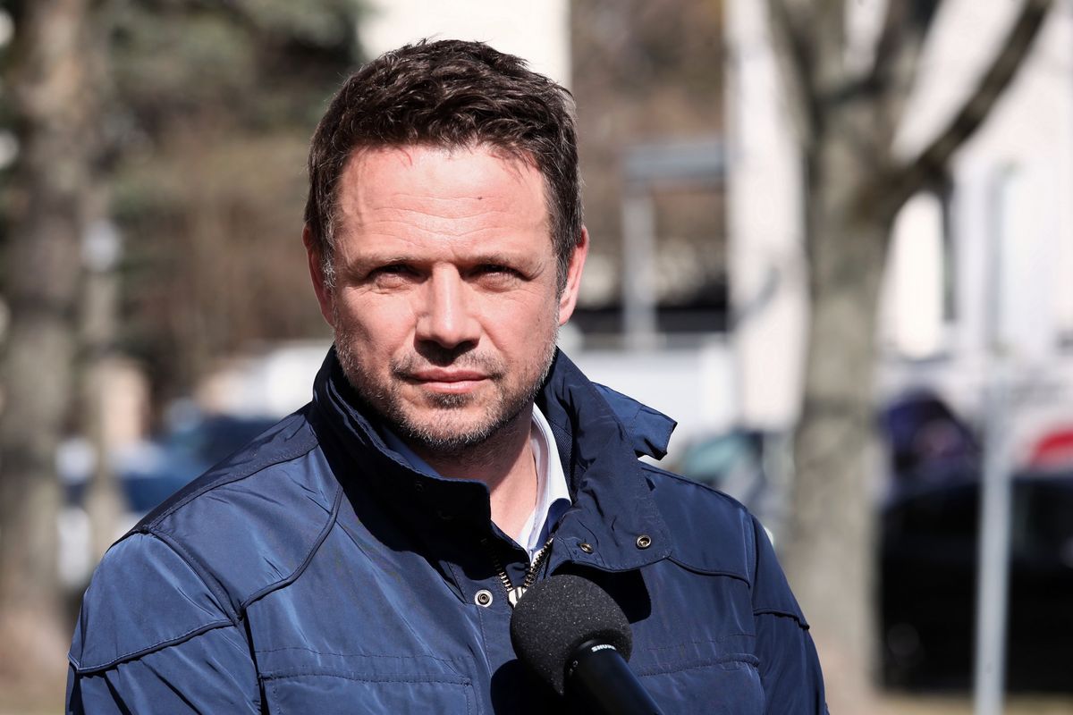 W 2021 roku dochody Trzaskowskiego wyniosły ponad 228 tysięcy złotych i były niższe niż rok wcześniej o około 4 tys. zł 