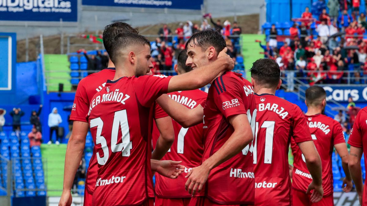 PAP/EPA / FERNANDO ALVARADO / Piłkarze Osasuny Pampeluna