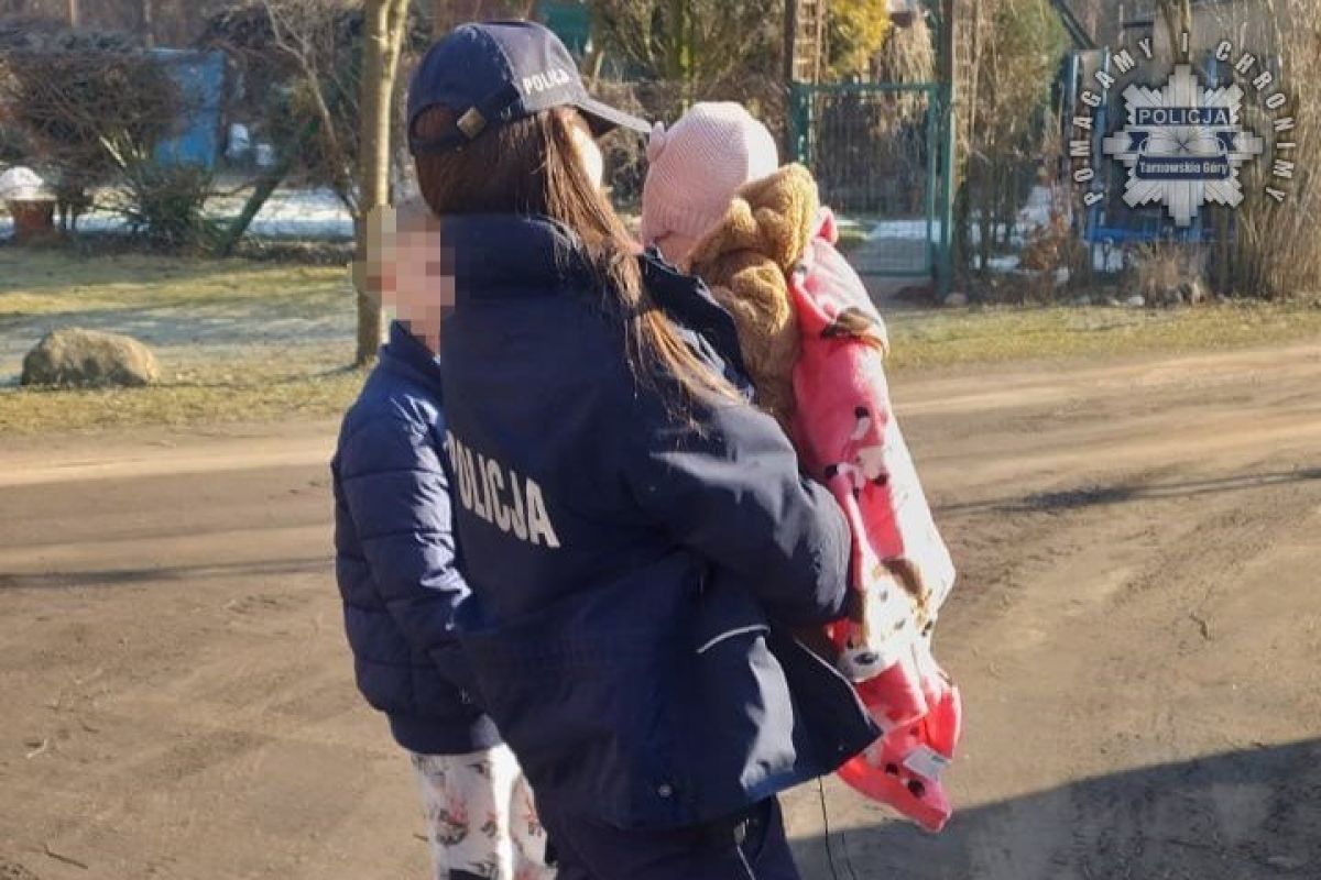 Pożar domu w Boruszowicach. Policjanci zdążyli w ostatniej chwili