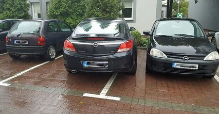 Posłowie chcą wyższych mandatów za niewłaściwe parkowanie. Jest interpelacja