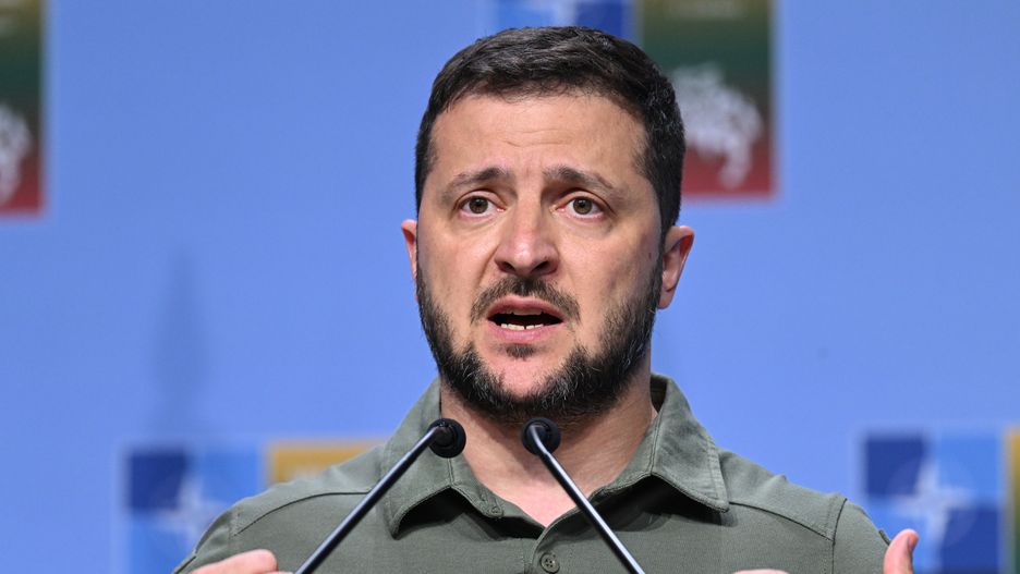 Wilno, Litwa, 12.07.2023. Prezydent Ukrainy Wołodymyr Zełenski podczas konferencji prasowej po posiedzeniu Rady NATO-Ukraina, w ramach szczytu NATO w Wilnie, 12 bm. (mr) PAP/Valdemar Doveiko