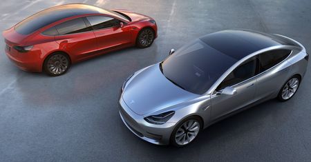 Tesla Model 3 (2018) – premiera elektrycznego samochodu dla ludu