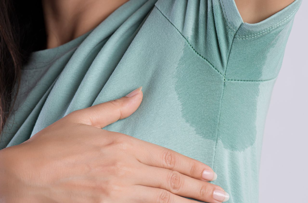 Herbal remedies and grandmother's tips to reduce excessive sweating