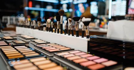Złodziejska para kradła perfumy i drogie kosmetyki. Straty na ponad 12 tys. zł