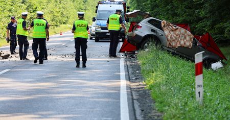 Tragiczny wypadek na DK 11. Nie żyje kobieta