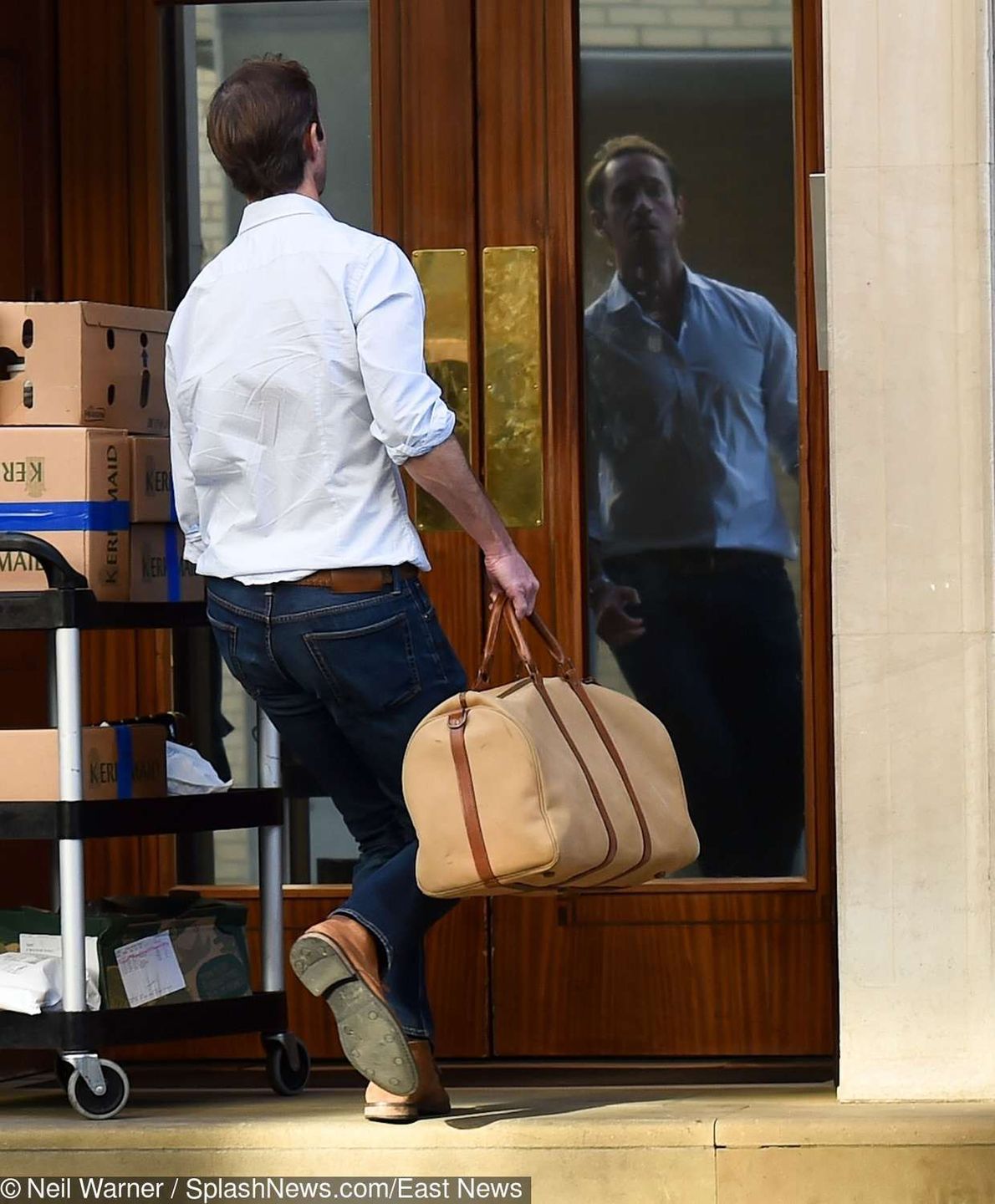 James Matthews przed Lindo Wing w Londynie