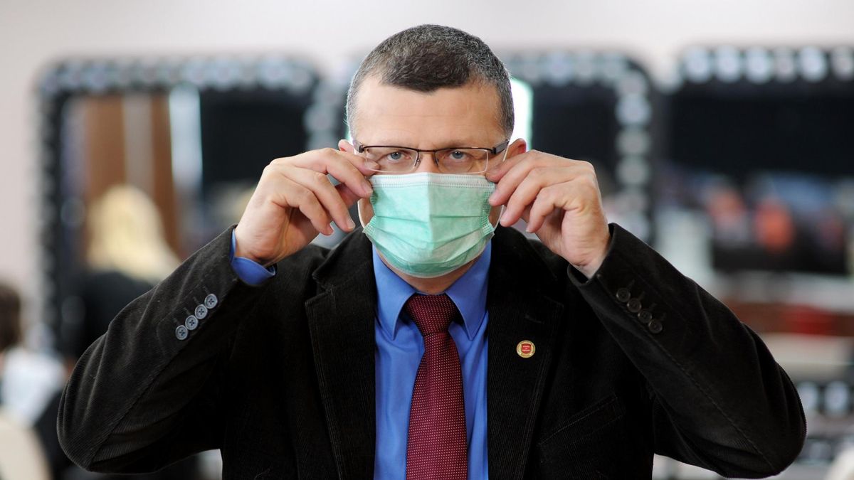 Dr Paweł Grzesiowski ostrzega przed nadużyciem leków przeciwgorączkowych