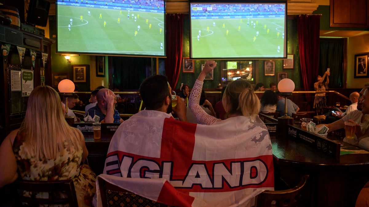 angielscy fani podczas meczu Anglia - Ukraina