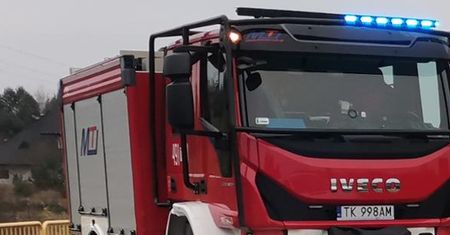 Zmiażdżona noga kobiety na linii technologicznej