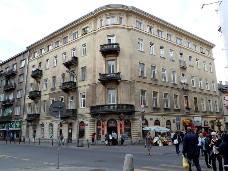 Warszawa. Kamienica na zbiegu ulic Chmielnej i Szpitalnej przed remontem