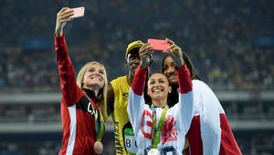 Rio 2016: tak działa "magia Bolta"! Medalistki IO przeskoczyły przez płot, by zrobić selfie