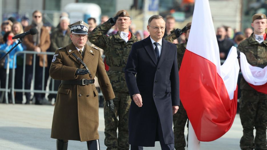 Narodowy Dzie? ?o?nierzy Wykl?tych
Fot. Piotr Molecki/East News,  Warszawa, 01.03.2024. Narodowy Dzien Zolnierzy Wykletych. Uroczystosc wreczenia sztandaru wojskowego Dowodztwu Wojsk Obrony Terytorialnej na placu Pilsudskiego.
N/z: dowodca WOT gen. Krzysztof Stanczyk, prezydent Andrzej Duda
Piotr Molecki