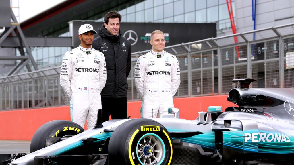 Zdjęcie okładkowe artykułu: Materiały prasowe / Mercedes AMG Petronas F1 / Na zdjęciu: Lewis Hamilton i Valtteri Bottas