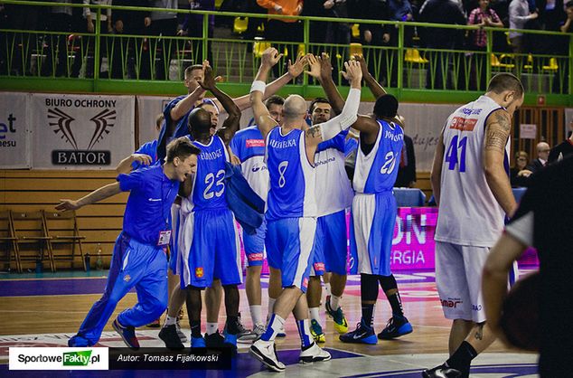 - Musieliśmy troszkę pozmieniać w strukturach klubu - mówi Roman Olszewski, prezes Polpharmy.