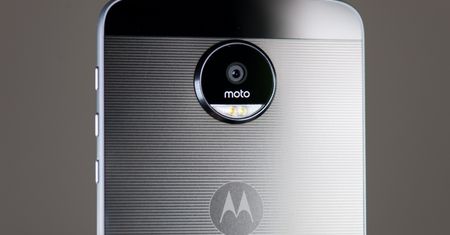 Do końca stycznia Moto Z kupić można zauważalnie taniej