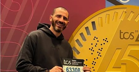 Legendarny piłkarz przebiegł maraton. Świętował na swój sposób