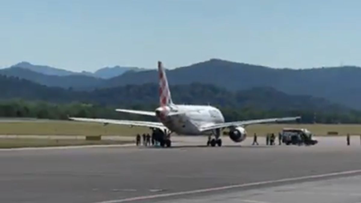 Mężczyzna został wciągnięty przez silnik.