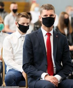 Powrót do szkoły. Opozycja rozpoczyna kontrole w kuratoriach oświaty, PiS murem za ministrem edukacji