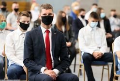 Powrót do szkoły. Opozycja rozpoczyna kontrole w kuratoriach oświaty, PiS murem za ministrem edukacji