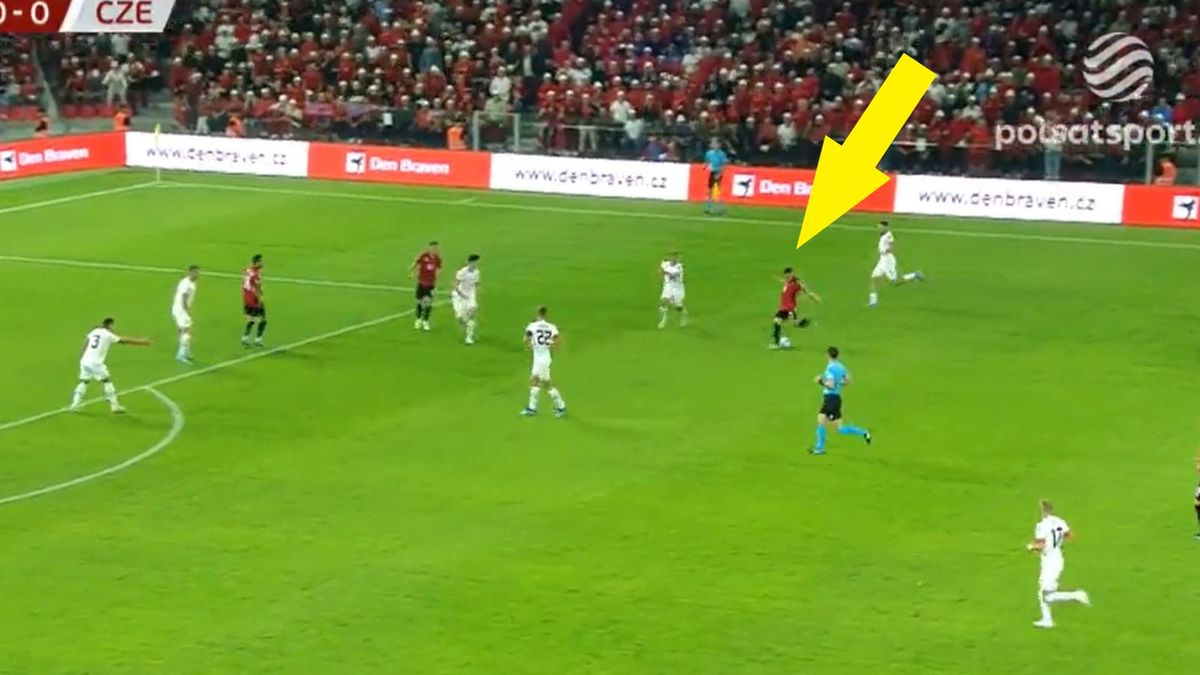gol Jasira Asaniego (Albania) w meczu z Czechami