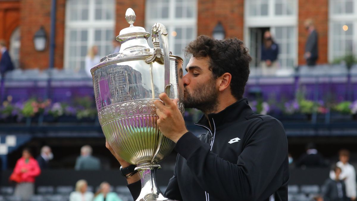 PAP/EPA / VICKIE FLORES / Na zdjęciu: Matteo Berrettini, mistrz Cinch Championships 2021