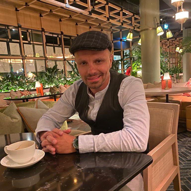 Marcin Hakiel na randce