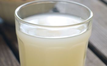 Wylewasz do zlewu? To błąd. Ten napój to skarbnica cennych minerałów