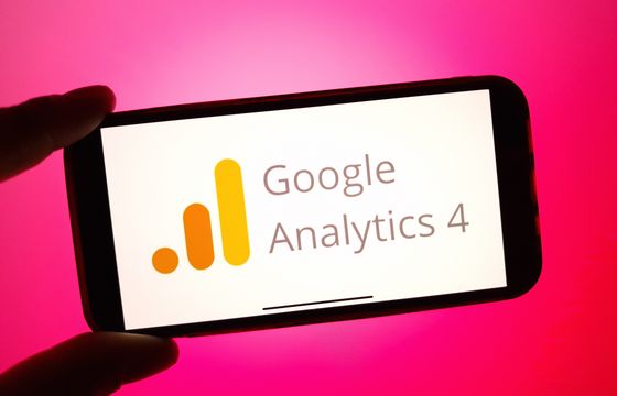 Google Analytics pokaże, jak duży ruch pochodzi z platform AI