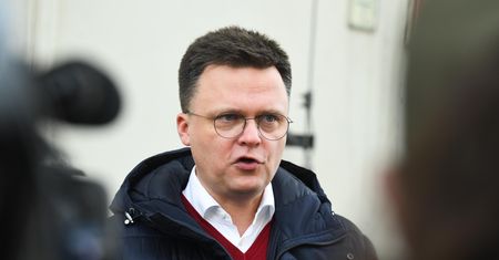 Ksiądz o słowach Hołowni. "Wyjdziemy z tego bardzo poobijani"