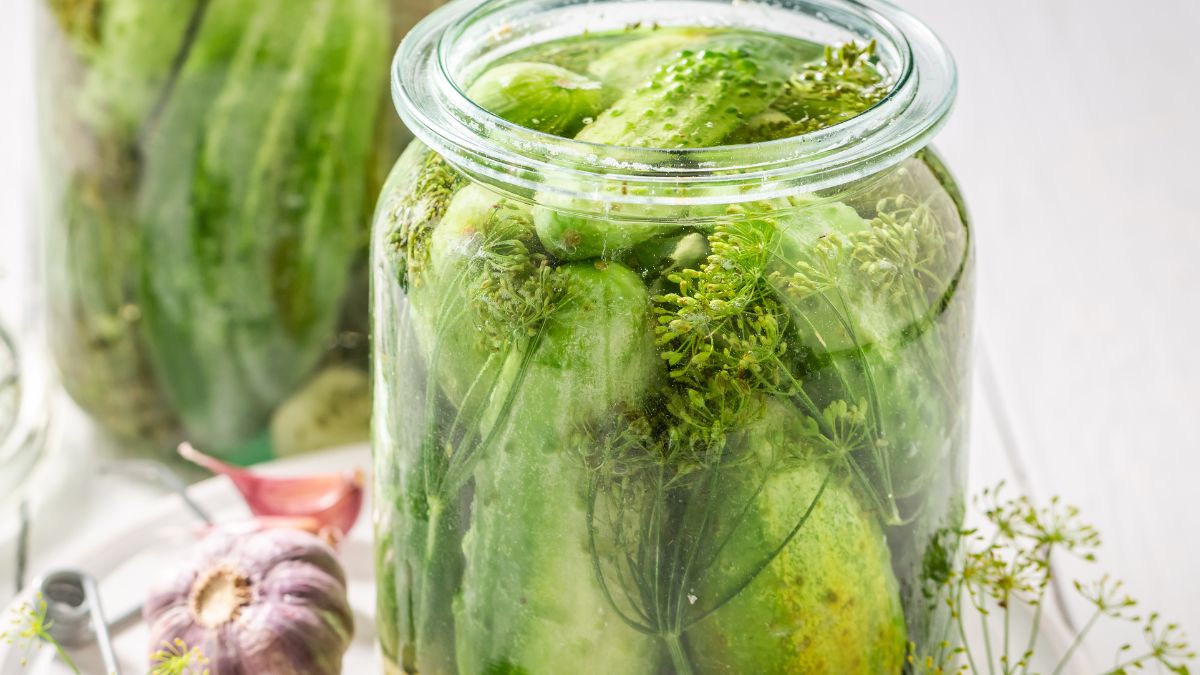 Dodaj do ogórków kiszonych, a zachwycą chrupkością 