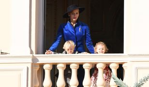 "Smutna księżna" Charlene z dziećmi na święcie narodowym Monako