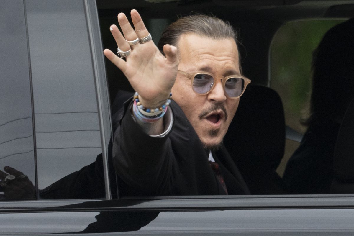 Johnny Depp po jednej z rozpraw z Amber Heard