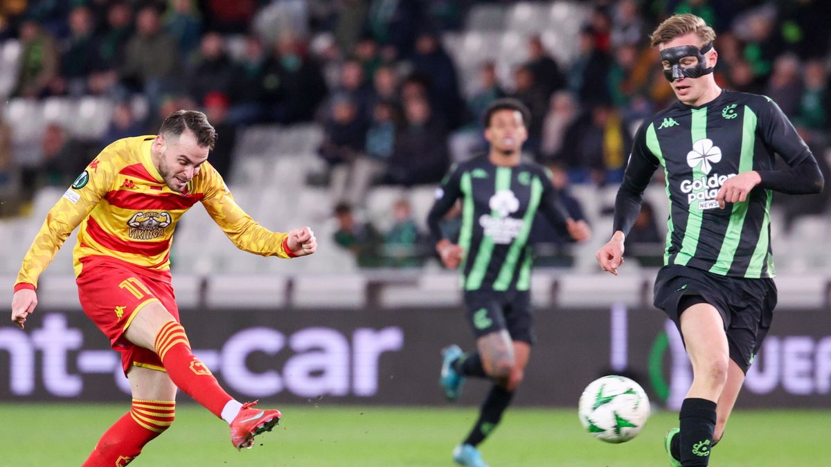 PAP/EPA / OLIVIER MATTHYS / Na zdjęciu z lewej: Jesus Imaz