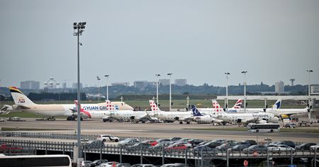 Skutki cyberataku. Lotnisko w Brukseli odwołuje połowę niedzielnych rejsów