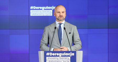 "Mam nadzieję, że to na serio". Brzoska odpowiada ministrowi finansów