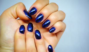 Niebieskie paznokcie – pomysł na najmodniejszy letni manicure