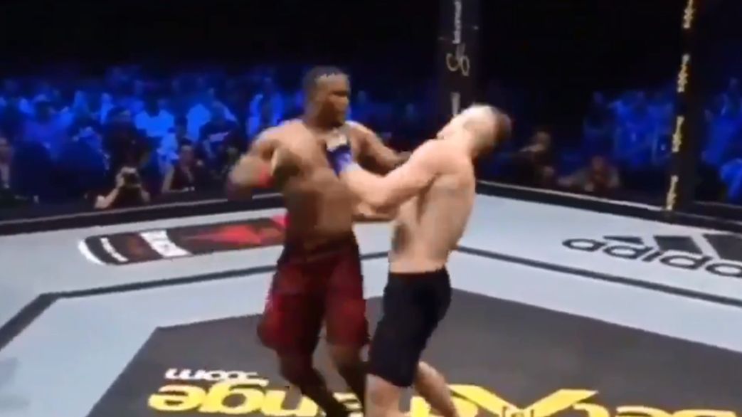 Twitter / Na zdjęciu: nokaut Mzwandile Hlongwy na Torbjornie Madsenie