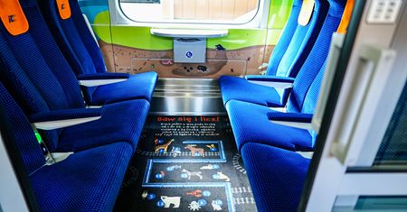 PKP Intercity odebrało zmodernizowane wagony od FPS Cegielski
