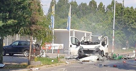 Wybuch furgonetki w Częstochowie. Auto rozerwane na strzępy. Dwie osoby nie żyją