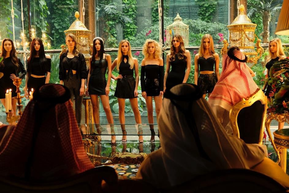 Kadr z filmu "Dziewczyny z Dubaju"
