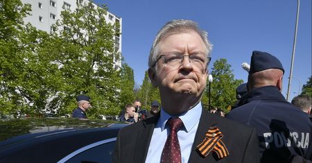 Incydent na cmentarzu, przyjechał Andriejew. Kości na schodach