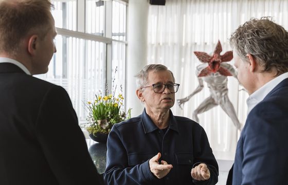 Netflix nakręci film o polskim nauczycielu informatyki. Więcej inżynierów w polskim biurze