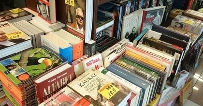 Połowa Polaków nie wydaje na książki ani złotówki