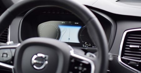 Subaru miało wypadek, a polska policja pyta Muska o jakość autopilota