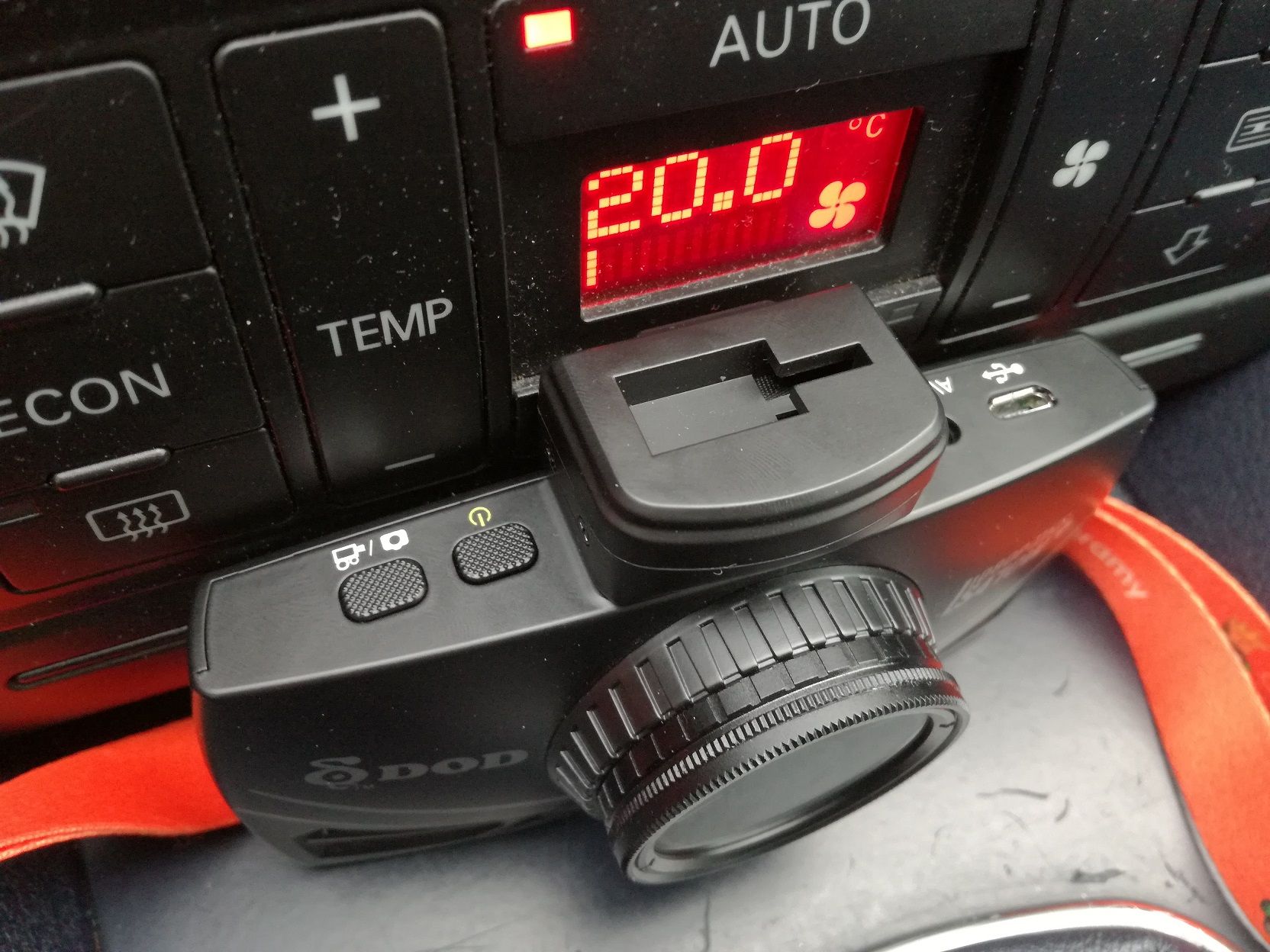 Test kamerki samochodowej DOD LS470W+ – czy za jakość trzeba tyle zapłacić? 3